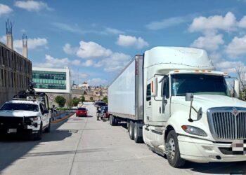 Rescatan a indocumentados